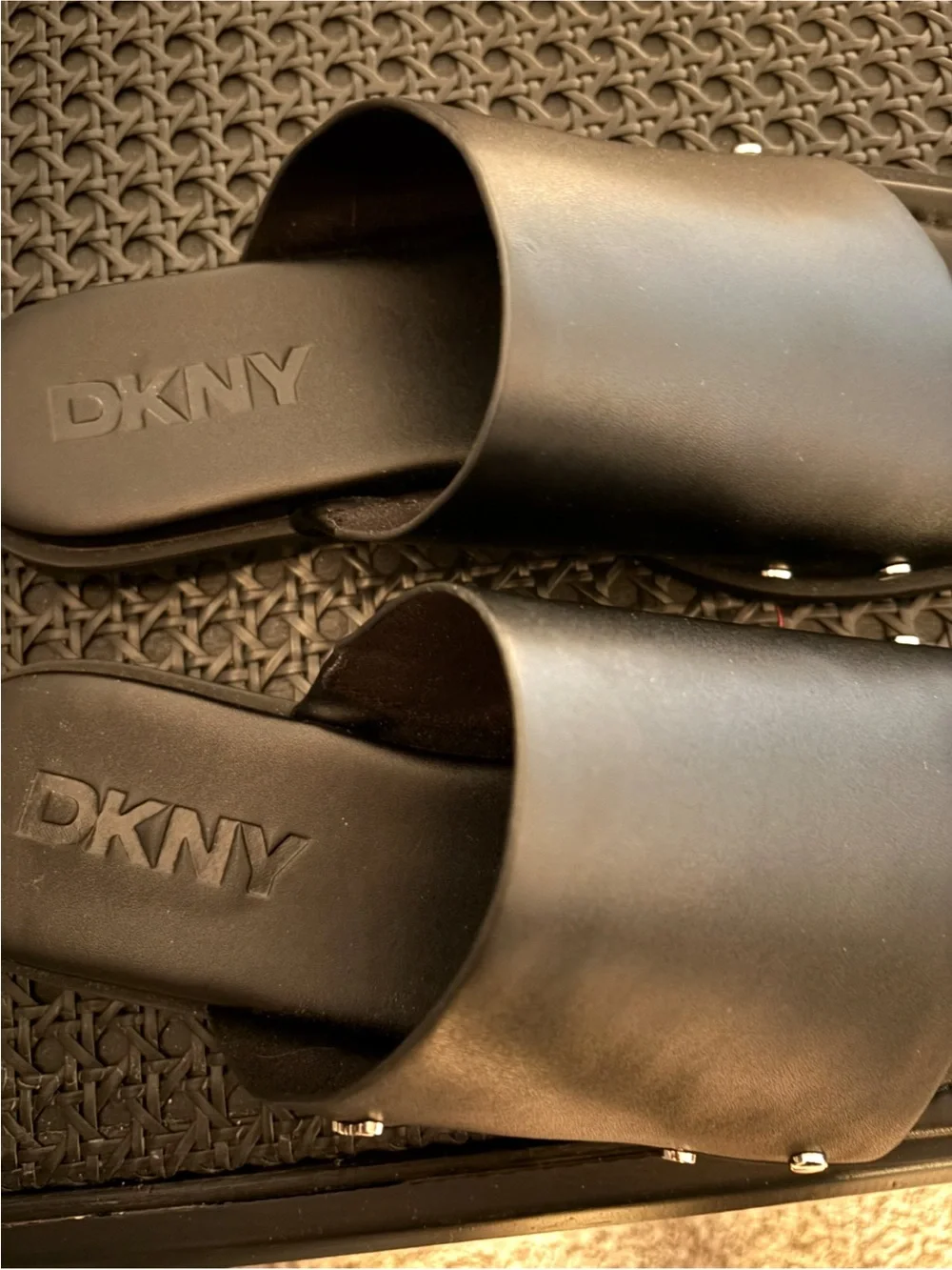 New DKNY  Colwyn Slide Sandals with toe ring.
